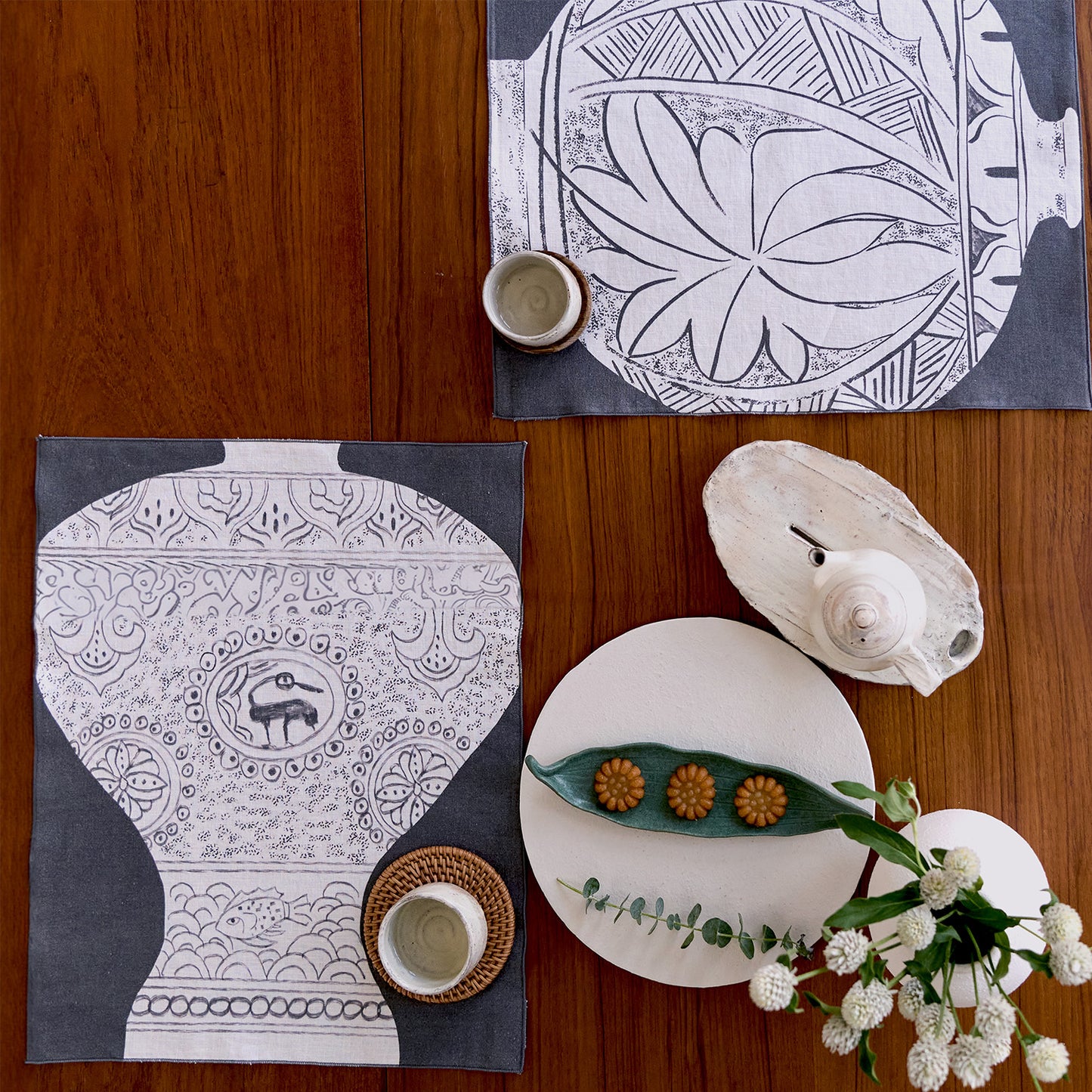 Buncheong Vase Handkerchief (Black)