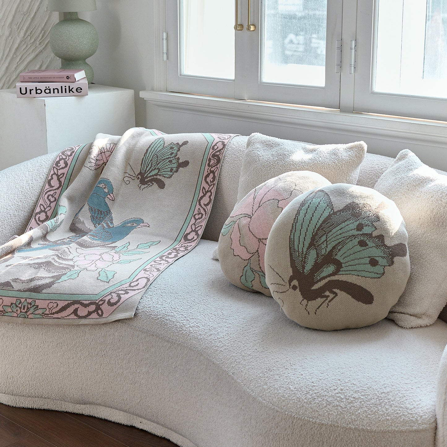 Light Pink Peony Round Cushion Cover