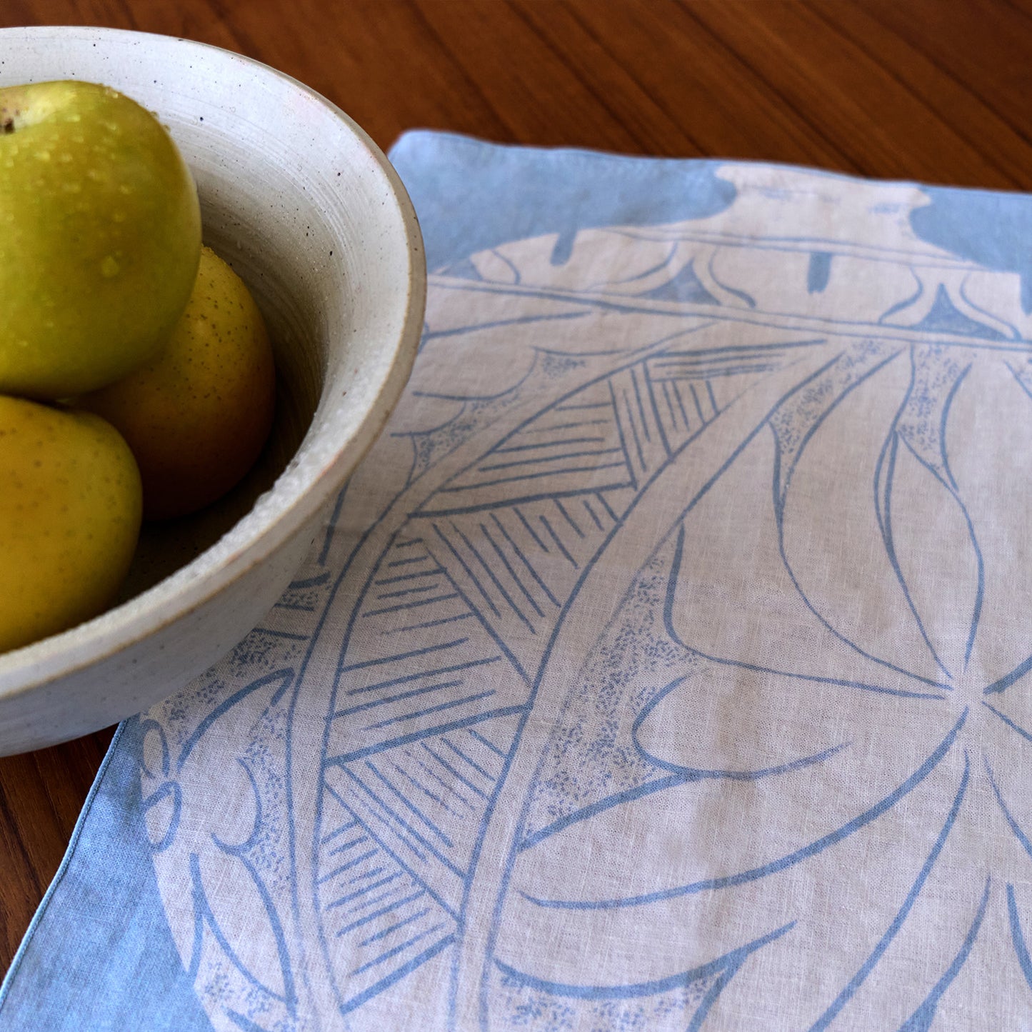 Buncheong Flat Bottle Handkerchief (Blue)