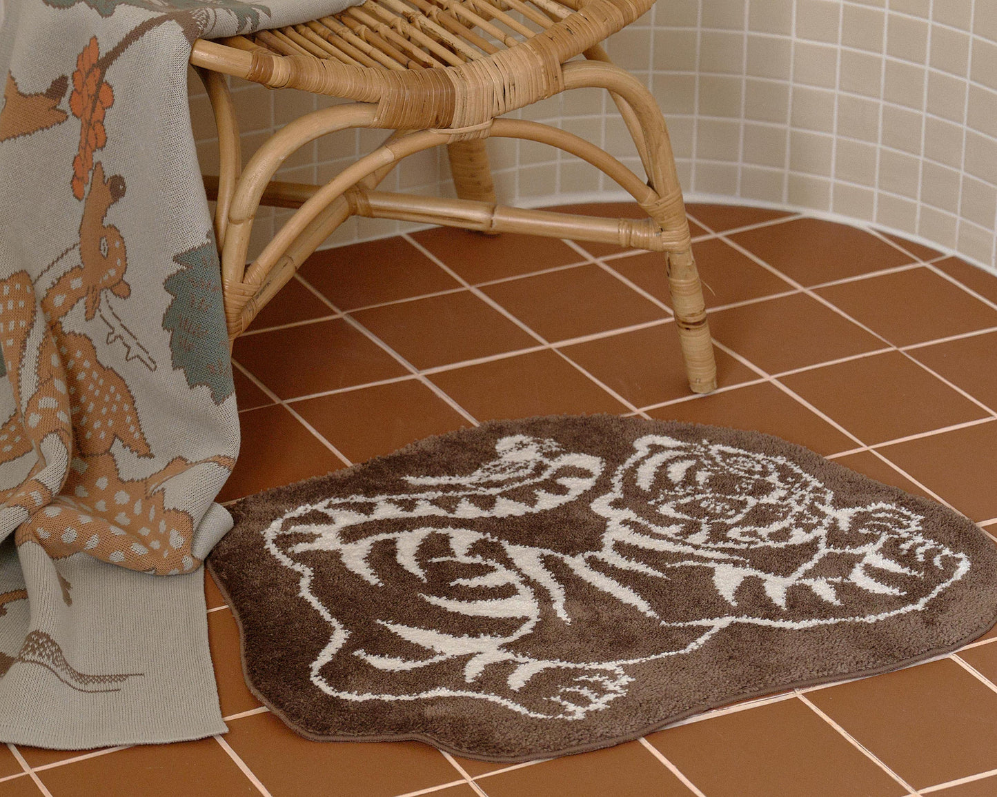 Tiger and Magpie Rug (Brown)