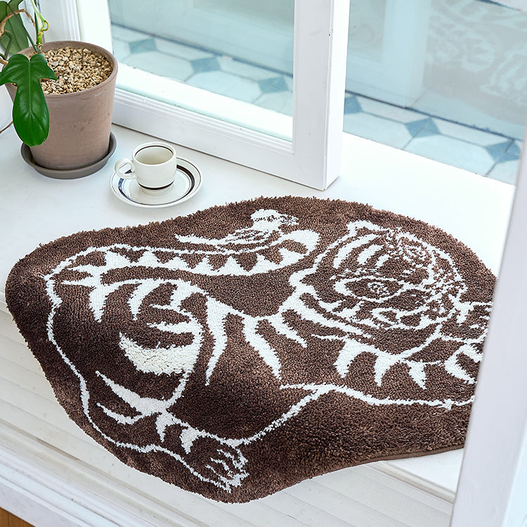 Tiger and Magpie Rug (Brown)