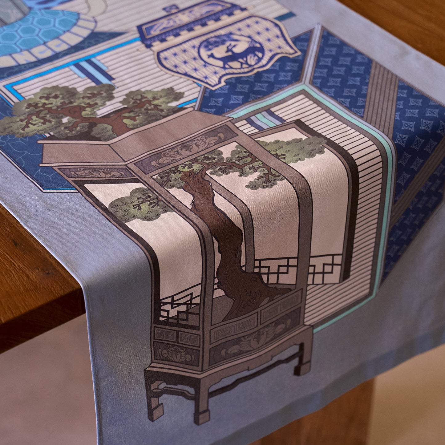 Chaekgeori Table Runner (Blue)